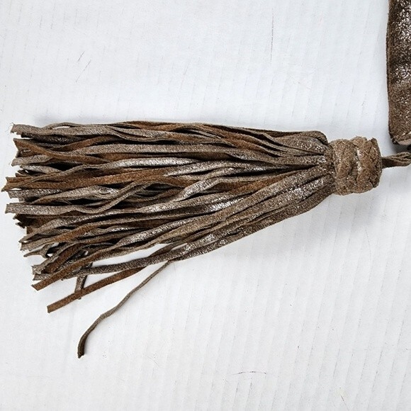 Anthropologie Jasper & Jeera Pouch Metallic Leather Cotton Blend Large Tassel - Picture 7 of 14